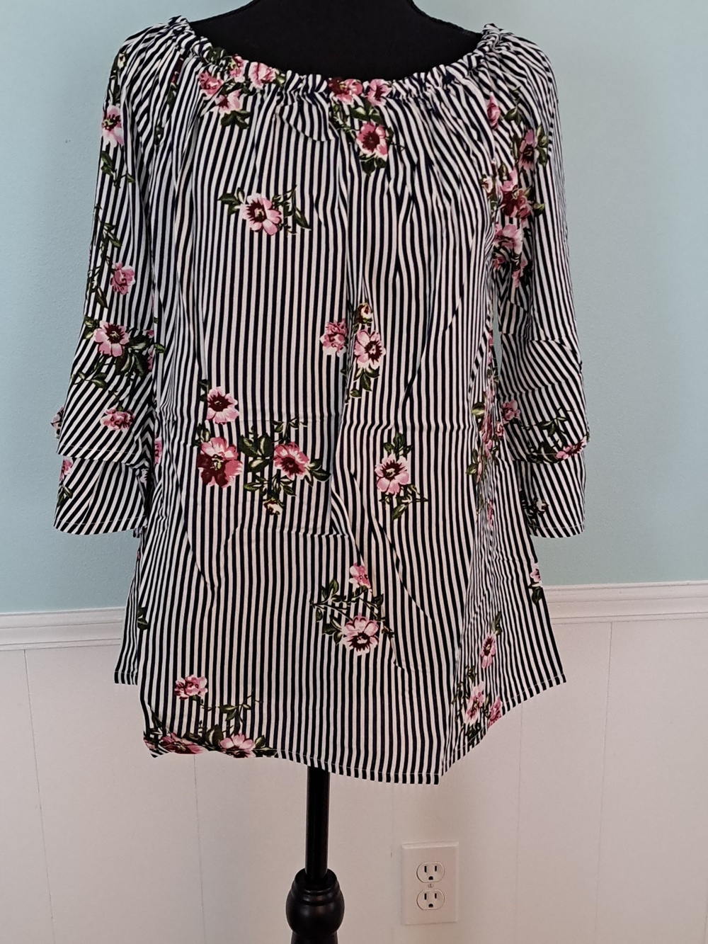 LASCANA BLOUSE, Feminine Bell Sleeves, Pullover, Floral Stripe Print, Size 8